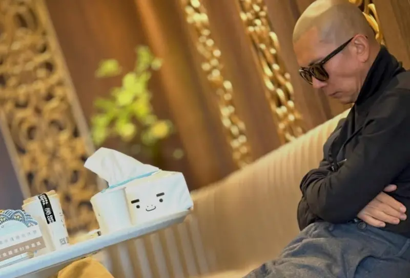 ▲姜元來日前來台參加大S逝世1週年雕像揭幕儀式，他分享具俊曄（如圖）在休息室淚崩的照片，更透露具俊曄在衛生紙上寫滿「熙媛啊」，還不停聽一首韓文苦情歌。（圖／姜元來IG@clon52）