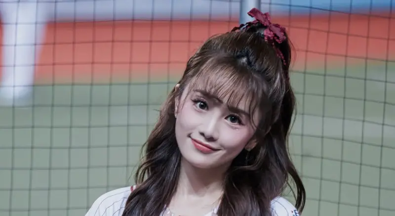 ▲若潼（如圖）外型亮眼，上個月唱KTV時被直擊有男生溫馨接送，疑似戀愛中，不過球團表示該名男子只是朋友。若潼人紅是非多，去年還捲入嘎琳小三風波，被懷疑是內鬼。（圖／翻攝自IG@tanyalee_0927）