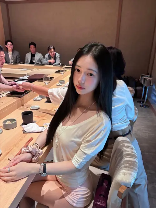 ▲嚴珮瑜的豪華生活，就連吃飯也是板前料理。（圖／嚴珮瑜IG@michelleyen__）