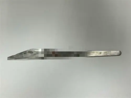 拿吃飯工具行兇！台南足療師「派出所前砍路人」20公分染血兇刀曝
