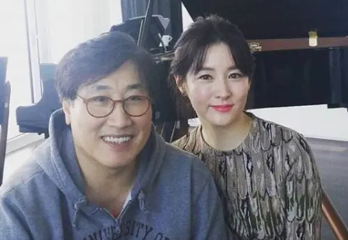 ▲李英愛（右）和鄭浩英（左）結婚超過16年，育有一對龍鳳胎。（圖／翻攝自韓網）