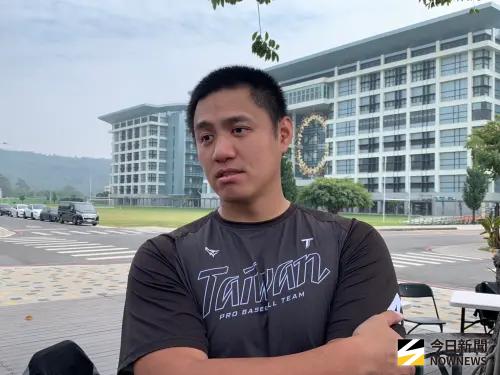 經典賽／祝福「龍仔」生日快樂卻笑場！鄭浩均解釋：畢竟素未謀面
