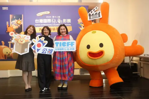 ▲鍾欣凌（如圖）有呼吸中止，睡覺時打呼頻頻吵到女兒。（圖／公視提供）