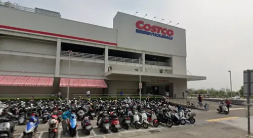 ▲高雄前鎮區的「好市多高雄店」也開出一張200萬發票。（圖／GoogleMaps）