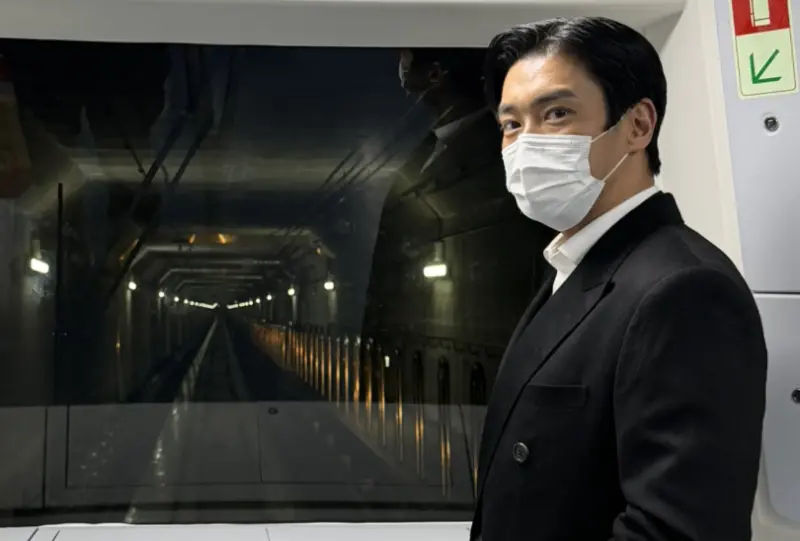 ▲SUPER JUNIOR始源（如圖）快閃台灣悼念大S後，現身市區吃美食，結果因為東西太好吃害他錯過飛機，該店家也在網路爆紅，訂位系統直接爆滿。（圖／X@siwonchoi）