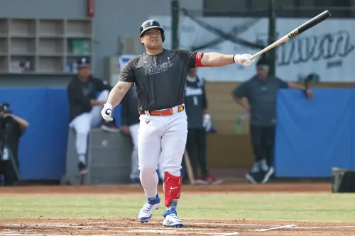 ▲經典賽中華隊捕手吉力吉撈・鞏冠今日首度進行Live BP，他認為經典賽用球打起來較硬，但只要專注球點，球應該能飛很遠。（圖／中職提供）