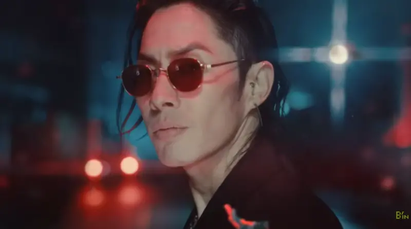 ▲吳建豪新歌〈Dance Until We Die〉MV全球首播，他穿黑西裝在暗巷跳舞，帥度爆表。（圖／相信音樂YouTube）