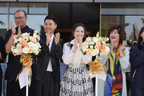 ▲「馨苑」搶進北屯機捷特區拓展松竹店，今日開幕，總統府資政劉昭惠難得現身相挺。（圖／業者提供）