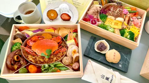 山嵐號觀光列車到台南吃阿舍餐！開箱紅蟳米糕、金桃家草莓大福
