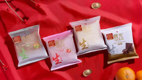 ▲晨光GOLD生土司系列質地柔軟、口感Q彈。（圖／晨光土司提供）