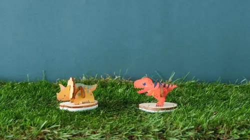 ▲只要參加小小遊戲王，就能把恐龍木作印章帶回家。（圖／特力屋提供trplus.com.tw）