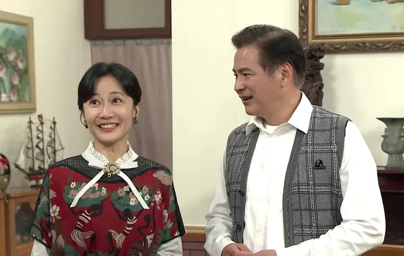 ▲馬國賢（右）在《寶島西米樂 守護》中是疼愛媳婦的好公公，每次都被老婆陳婉婷（左）念，燉湯也被兒子說看起來有毒。（圖／台視）