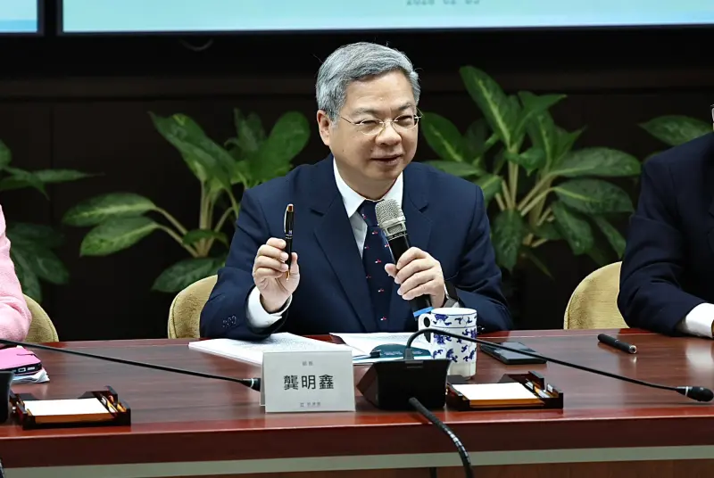 ▲龔明鑫回應當然不會，強調台積電並未因去日本、美國就降低在台投資，尤其全球客戶追著台積電跑，台積電又追著經濟部要地，顯示產能仍相當可觀。（圖／記者朱永強攝影）