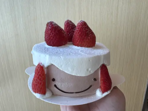 ▲大全聯草莓季同樣火力全開，其中新品「好哄蛋糕（4吋）」，只要219元。（圖／大全聯提供pxmart.com.tw）