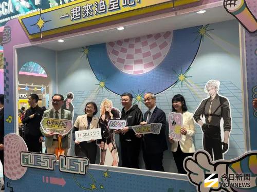 大咖接連逛書展　行政院長卓榮泰今買了這一本書
