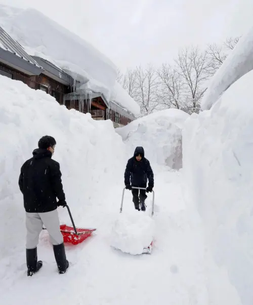 影／日本暴雪釀38死逾400傷！北海道「能見度為0」暴風雪來襲
