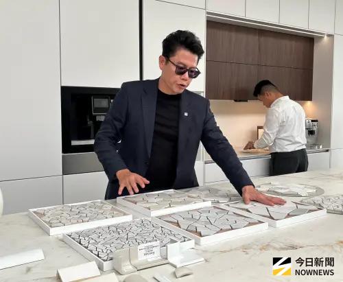 ▲「嶼76」每一塊馬賽克磚，從尺寸比例、排列節奏、到燒製，歷經反覆調整、多次試燒，只為找到最能忠實呈現設計語言的結果。（圖／記者金武鳳攝，2026.2.5)