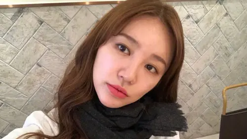 尹恩惠臉怎麼了？雙頰冒出詭異陰影　粉絲憂凍齡神話破滅：太嚇人
