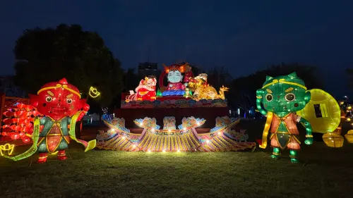 ▲今年的中台灣燈會走可愛風，地方特色展區裡，可以看到Q版媽祖婆與順風耳。（圖／記者顏幸如攝，2026.02.05）