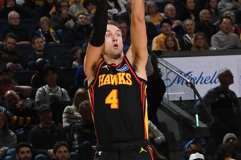 ▲根據《ESPN》知名記者查拉尼亞（Shams Charania）最新報導指出，湖人隊已與亞特蘭大老鷹達成協議，將後衛文森（Gabe Vincent）送往亞特蘭大，換回聯盟三分命中率第一的頂尖射手肯納德（Luke Kennard）。（圖／取自老鷹官方X）