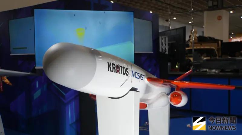 ▲2025台北國際航太暨國防工業展中，中科院展出勁蜂四型無人機。（圖／記者呂炯昌攝）
