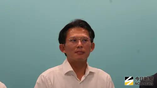 都更政見遭酸建商女婿　黃國昌反嗆：蘇貞昌騙神沒叫蘇巧慧別拜廟
