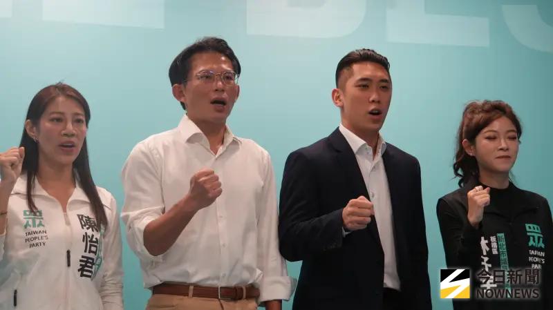 ▲民眾黨主席黃國昌（左二）參選新北市長，在新莊競選總部舉行「都更新幹線　快速效率三新箭」政見記者會。（圖／記者呂炯昌攝，2026.02.06）
