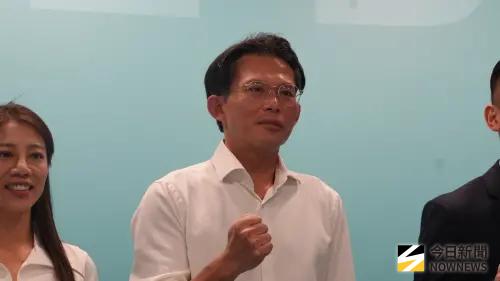 眷改條例行政院不副署　黃國昌批：破壞民主法治會得到歷史教訓
