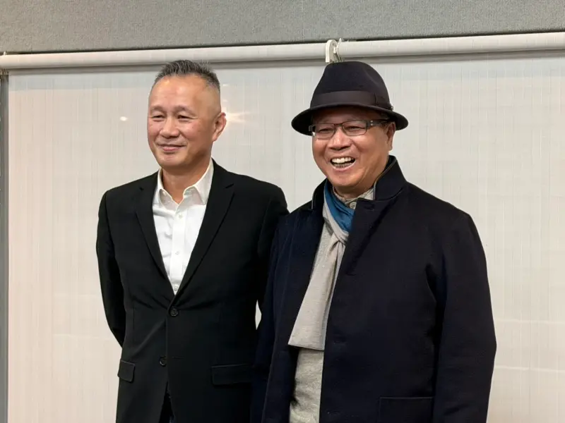 ▲緯創今日舉行尾牙，董事長林憲銘（右）談及緯創股價，強調就是把基本面做好。（圖╱記者林汪靜攝）