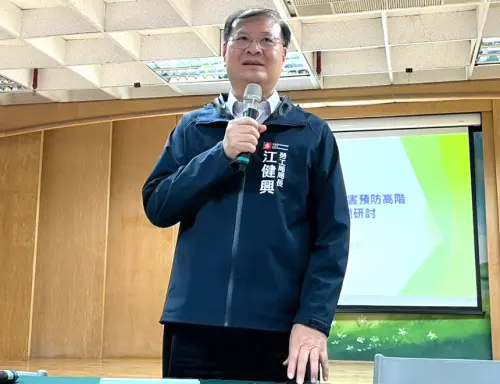 ▲高雄市政府勞工局局長江健興致詞。(圖／高雄市政府勞工局提供)