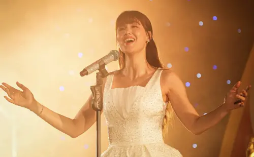 ▲《泰殺歌后戰》場面華麗，卻充滿搞笑的情節，是春節期間少見的泰國喜劇，台灣於2月13日上映。（圖／威視提供）