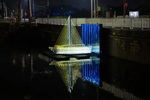 ▲展區三：月津超新星的作品之一《餘波之中》（圖／翻攝月津港燈節官網 www.yuejinlanternfestival.com）