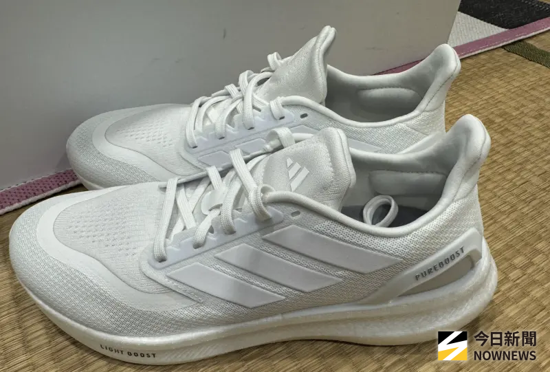 ▲愛迪達跑鞋PureBoost 5廣受好評，18與大隻兩位鞋頭也大力推薦。（圖／吳忠育 攝）