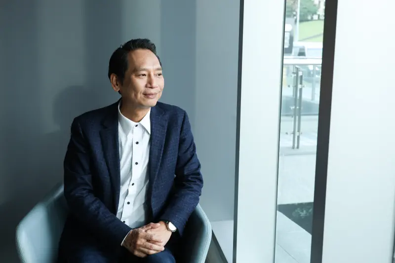 ▲張勝德接受《NOWNEWS今日新聞》專訪說，他與吳宗憲會進行君子之爭，不打負面選戰。（圖／陳明安攝）