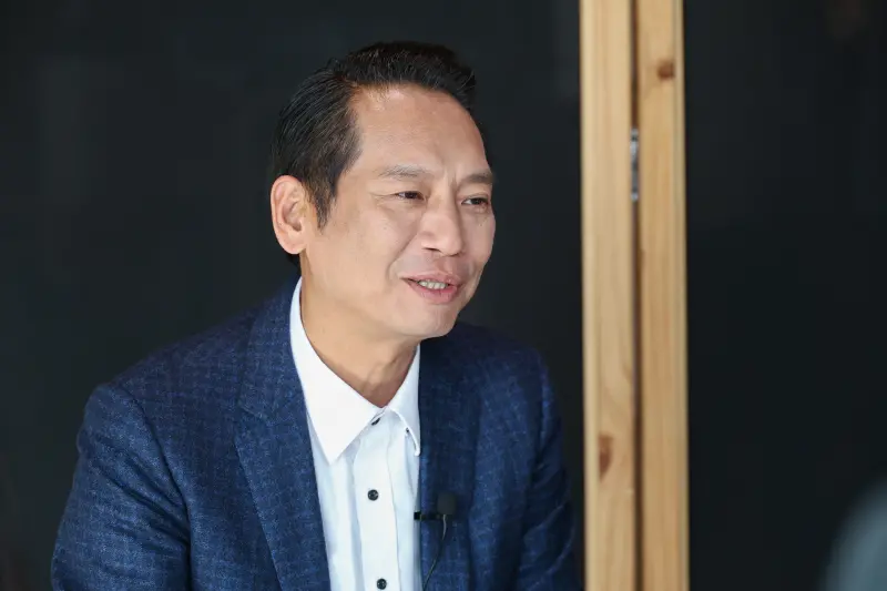 ▲對於家族經營的營造公司屢被拿出來質疑，張勝德接受《NOWNEWS今日新聞》專訪說，他其實已經解釋多次，只可惜信者恆信。（圖／陳明安攝）