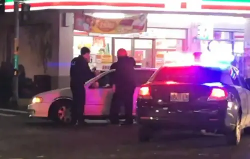 拒檢還衝撞警車！中和警開4槍攔失竊車　車內查獲毒品還藏通緝犯
