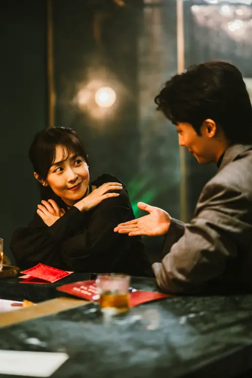 ▲《前任，請就位》以都會愛情中的「情感補位」為主題，由卞慶華（右）與林昀希（左）主演。（圖／原來娛樂 提供）