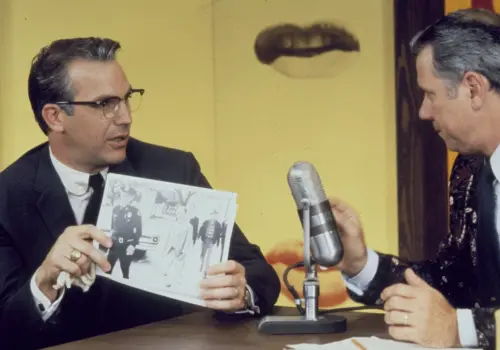 ▲《誰殺了甘迺迪》雖然也曾引發巨大爭議，片子本身的攝製成績卻獲得高度肯定。（圖／摘自IMDb）