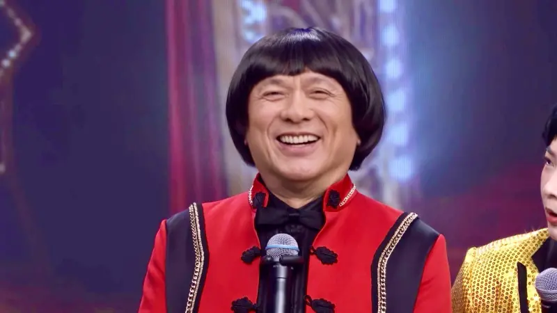 ▲2026《民視第一發發發》結合AI科技，邀請到豬哥亮（如圖）「現身」加入主持群，侯怡君一看到對方的身影，坦言滿滿感動。（圖／民視提供）