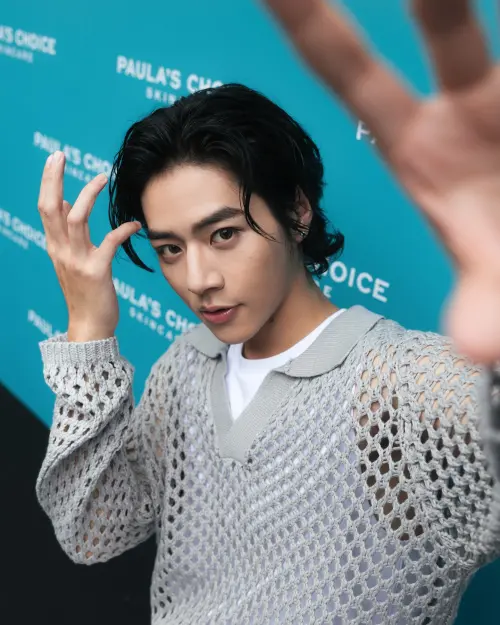 ▲▼林佳辰為Ozone創作、歌唱和門面擔當，出道未滿2年，即和5名戰友周祖安、黃文廷、周子翔、林煥鈞、李哲言站上台北小巨蛋開唱。（圖／林佳辰IG＠summer06_05）