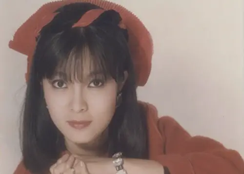 ▲銀霞曾是橫跨影歌視的3棲玉女，唱紅過〈蘭花草〉等歌曲，讓粉絲懷念。（圖／摘自銀霞YinShia臉書）