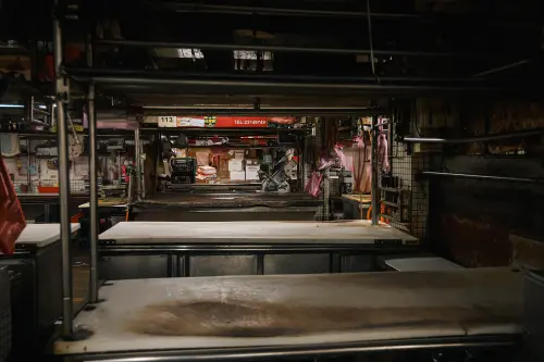 ▲西寧市場地下1樓主要是販賣肉類、海產的傳統市場。（圖／記者葉政勳攝）