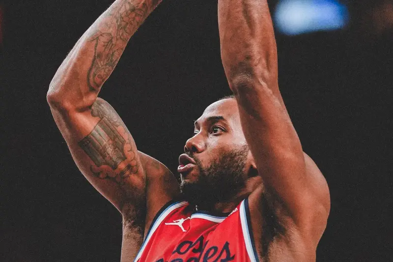 ▲洛杉磯快艇今（9）日在客場展現強大統治力，當家球星雷納德（Kawhi Leonard）全場狂砍41分、8籃板與4抄截，帶領球隊以115：96大勝明尼蘇達灰狼。（圖／取自洛杉磯快艇X）