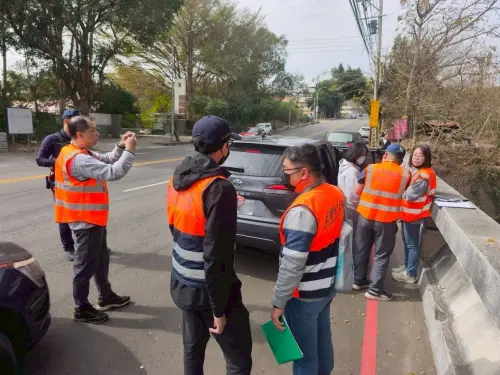 出遊莫搭違法白牌車　中市強稽查抓到重罰10萬
