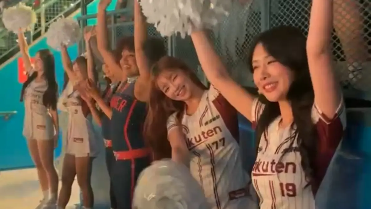 ▲樂天女孩近日前往美國奧克拉荷馬市進行文化交流，不僅觀賞NBA賽事，更與雷霆隊官方啦啦隊「Thunder Entertainers」共舞，台式應援引起全場關注。（圖／樂天桃猿提供）