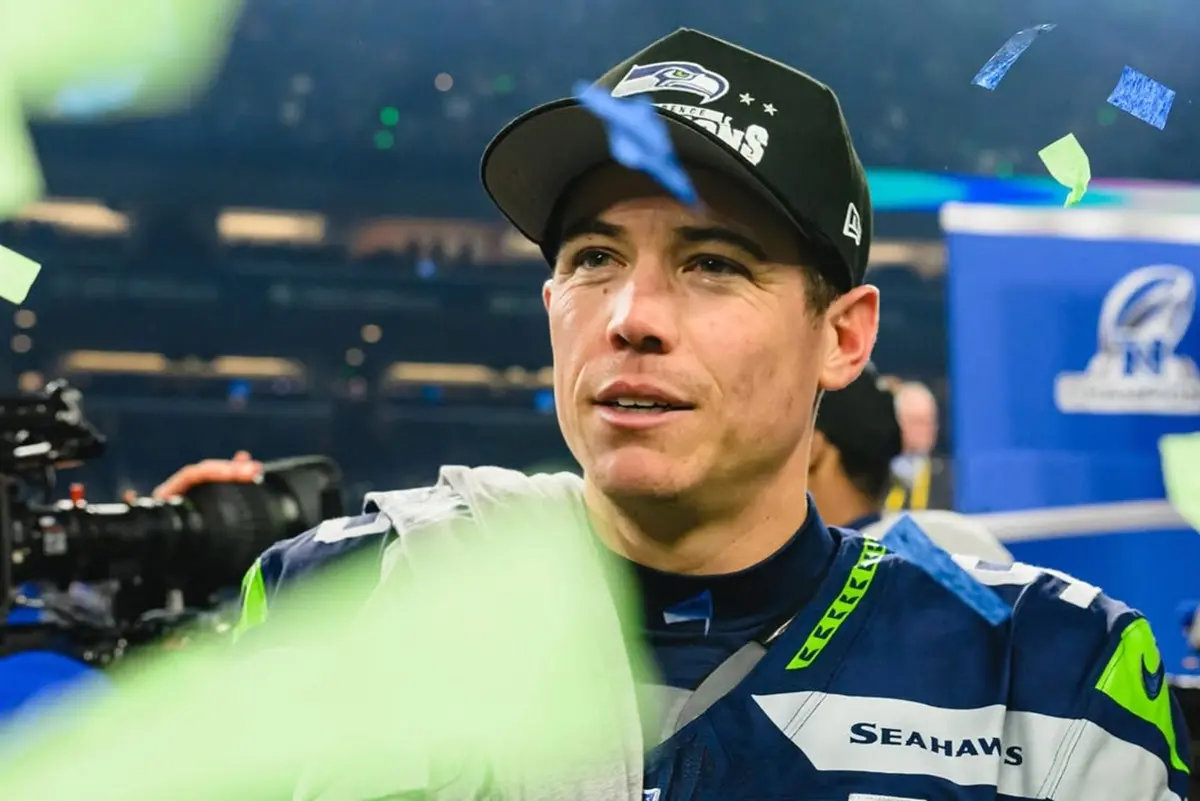 ▲西雅圖海鷹（Seattle Seahawks）踢球手邁爾斯（Jason Myers）正式寫入史冊。他在第四節剩餘5分35秒時踢進了一記29碼射門，這不僅是他在本場比賽的第5記射門，更打破了超級盃歷史上單場最多射門得分的紀錄。（圖／翻攝自Jason Myers IG）