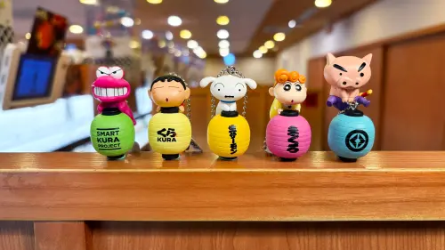 藏壽司蠟筆小新13款扭蛋2/14開搶！公仔吊飾、零錢包、旅行袋攻略
