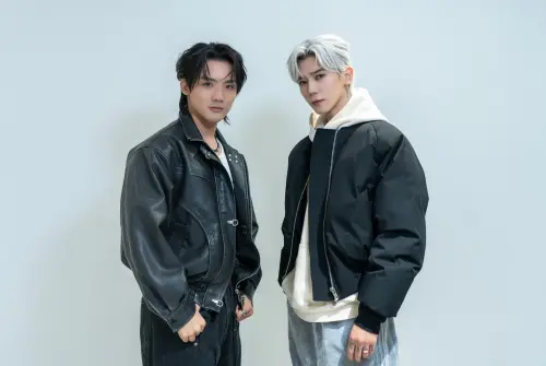 ▲徐暐翔（左）收到九把刀邀約演唱電影《功夫》主題曲，得知還能和前輩Bii畢書盡（右）合唱，他欣喜若狂。（圖／索尼音樂提供）