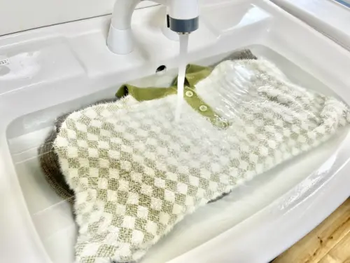 毛衣、針織衫洗完縮水！洗衣專家教「1神物」拯救：10分鐘就復原
