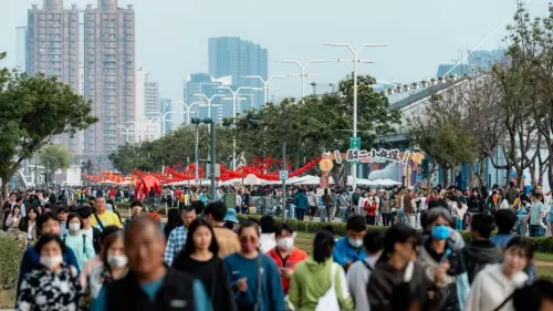 逛市集、看電影　「駁二小夜埕」250攤文創美食2/14開跑
